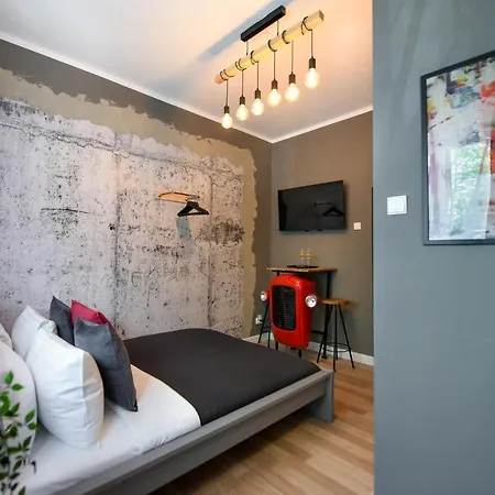 The Mini Industrial. Small Magheru Studio Apartament
