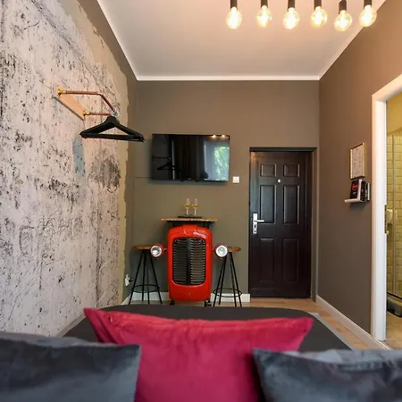 The Mini Industrial. Small Magheru Studio Apartament